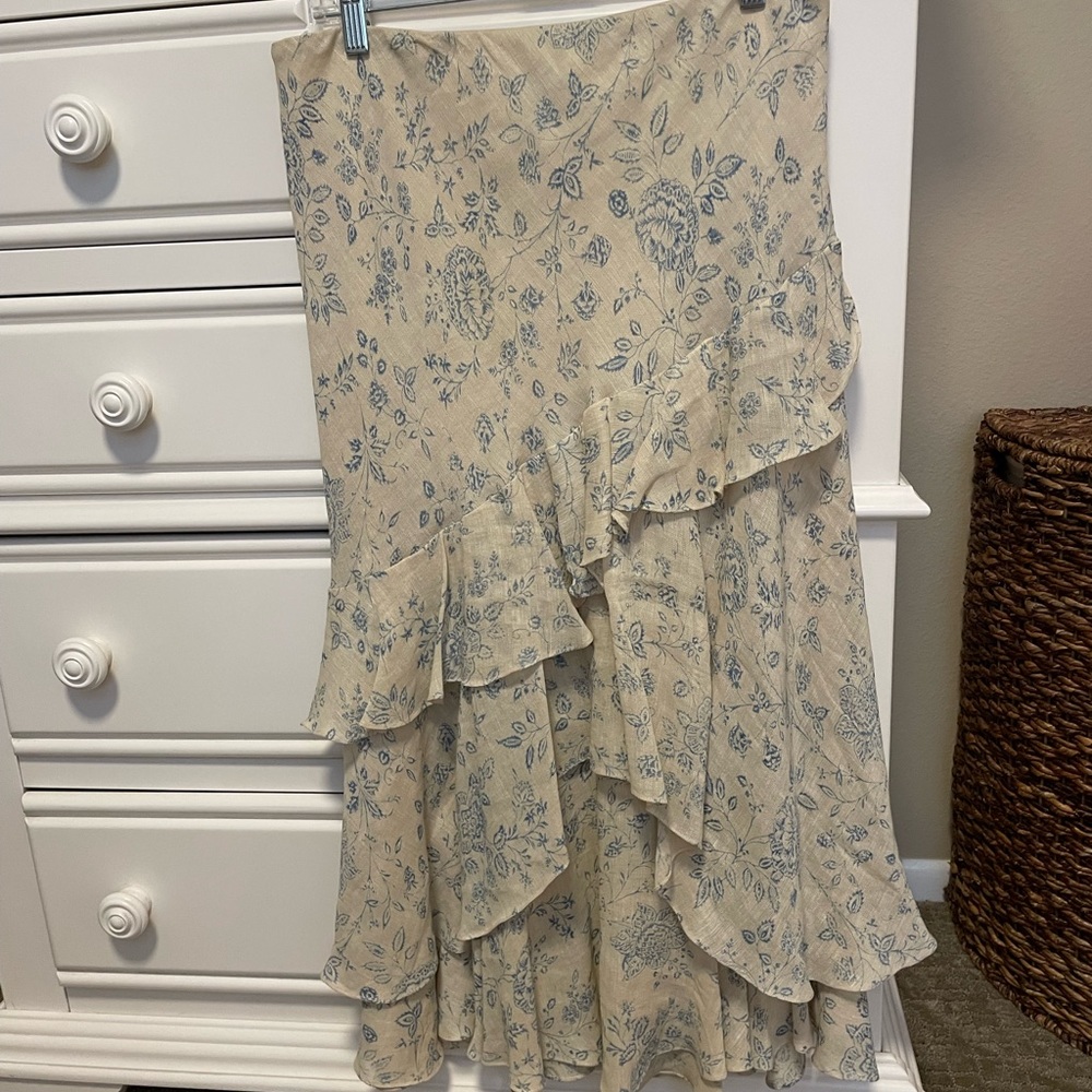 Long skirt with ruffles